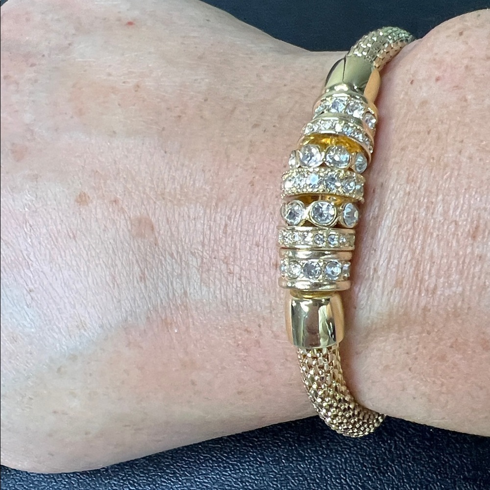 True To Form | Rhinestone Stretch Bracelet ✨ - Picture 7 of 10